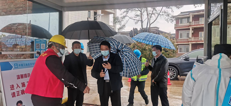 集團公司黨委委員、副總經(jīng)理羅輝赴西二環(huán)高速項目檢查疫情防控及項目推進(jìn)工作